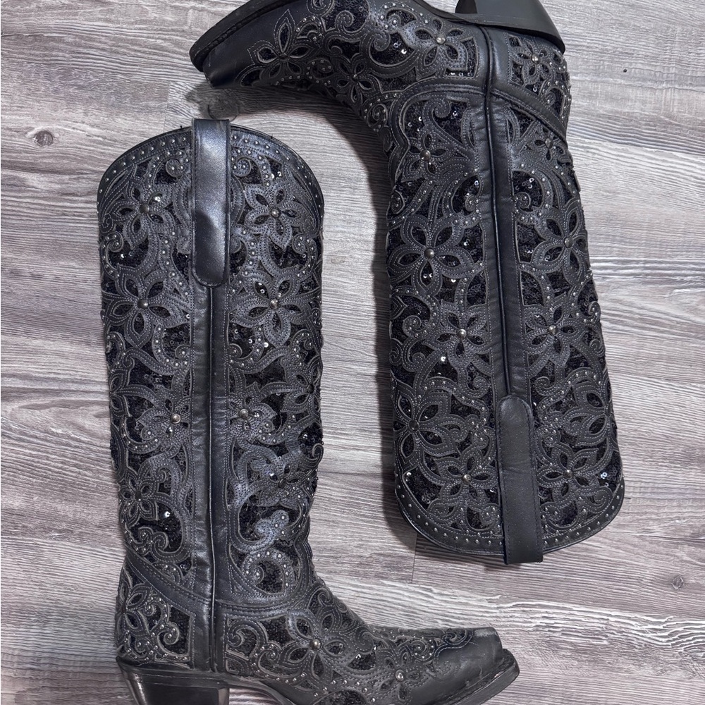 6.5 CORRAL WOMENS WESTERN BOOTS - SNIP TOE